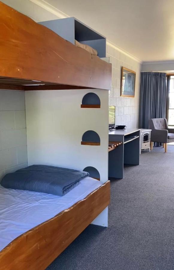 Gordon Gateway Motel Strahan Buitenkant foto