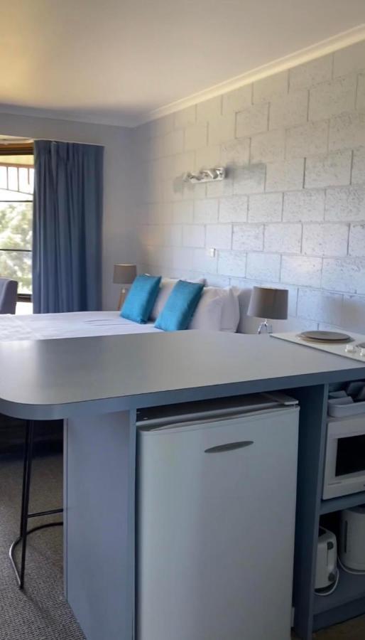 Gordon Gateway Motel Strahan Buitenkant foto